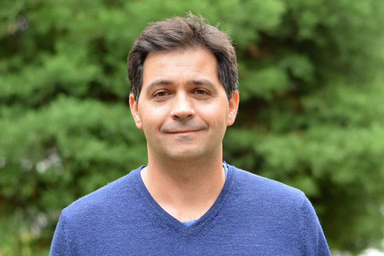 Headshot of Rodrigo Almeida