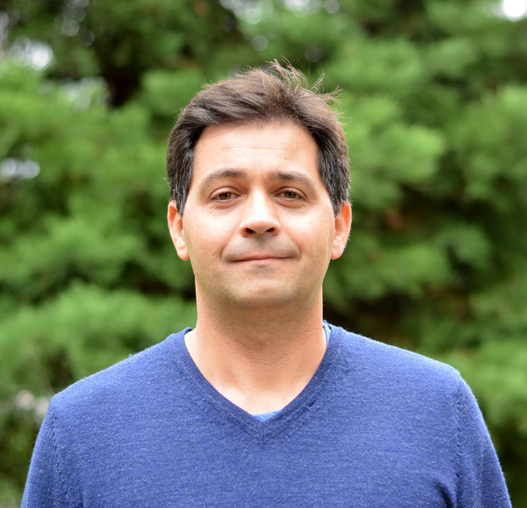 Portrait of Rodrigo Almeida