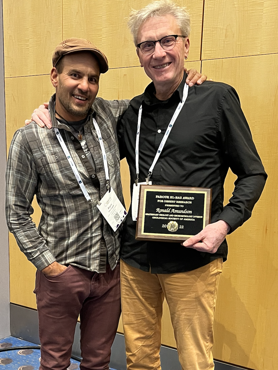 Ronald Amundson receiving the 2022 Farouk El-Baz Award for Desert Research.