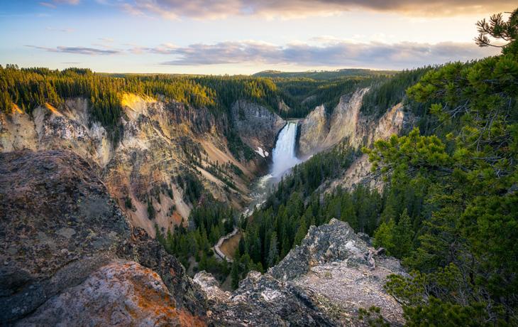 A photo of Yellowstone National Park